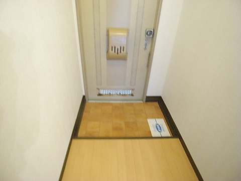ヒルズ花屋敷の玄関写真
