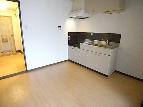 ヒルズ花屋敷の居間写真