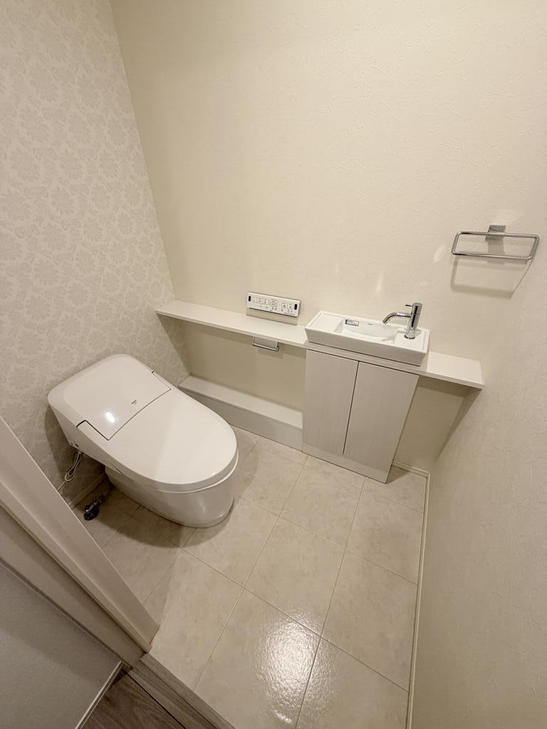 ＪＲ山陽本線 東福山駅 徒歩60分 3階建 築5年のトイレ写真