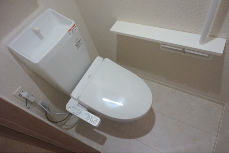 D-residence東五百住町のトイレ写真