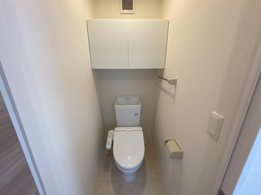 仙台市地下鉄東西線 国際センター駅 徒歩11分 2階建 築4年のトイレ写真