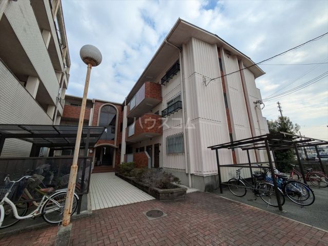 大西マンションの外観写真