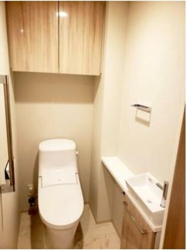 三田聖坂ガーデンレジデンスのトイレ写真