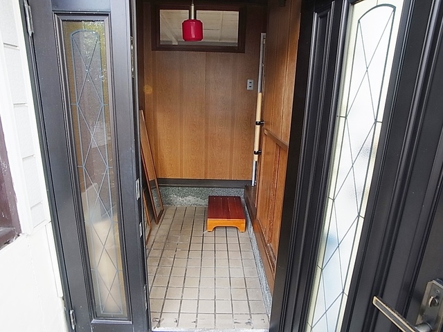 高倉町1丁目貸家の玄関写真