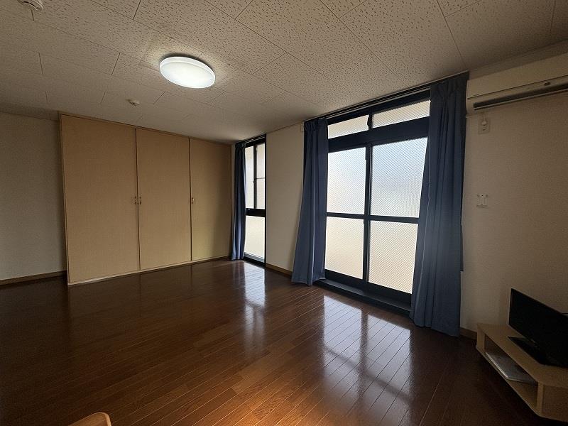 レオパレスLightlifeIの居間写真