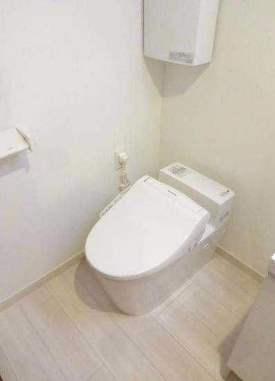 ＪＲ中央線 高円寺駅 徒歩7分 3階建 築9年のトイレ写真