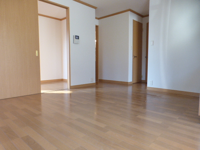 アーバンTの居間写真