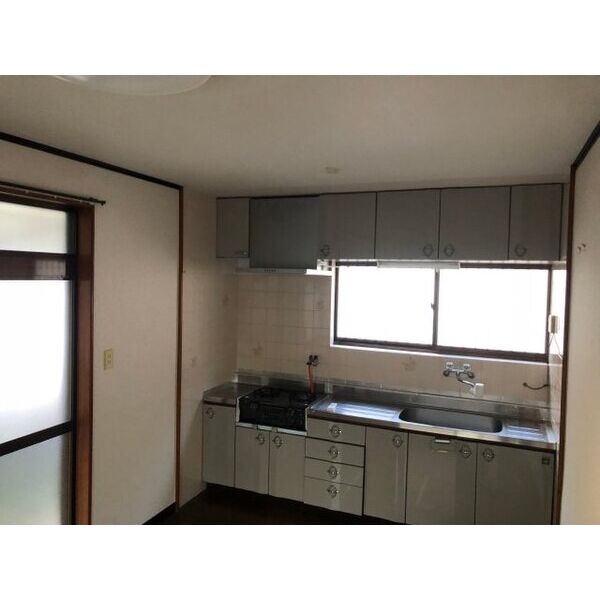 川上町873-268戸建てのキッチン写真