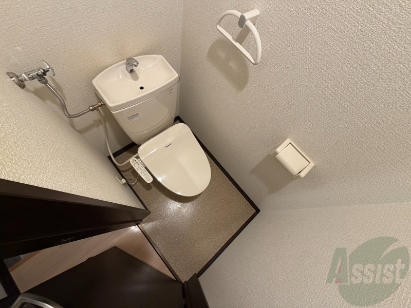 地下鉄東西線 発寒南駅 徒歩3分 3階建 築18年のトイレ写真
