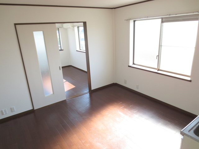 居室・リビング　★明るいフローリング調のお部屋です★