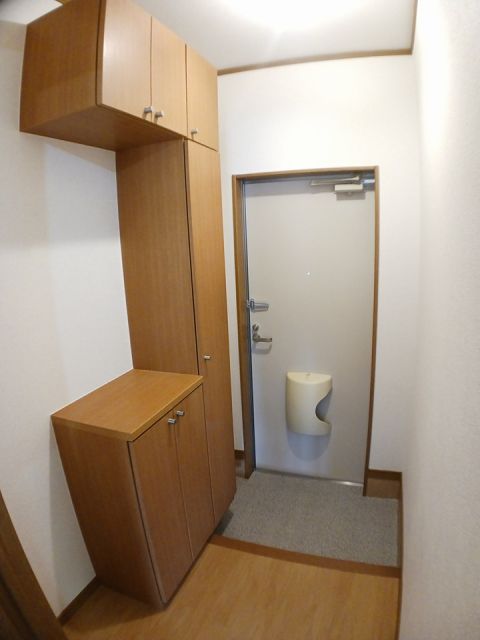 スプリング ウィンドの玄関写真