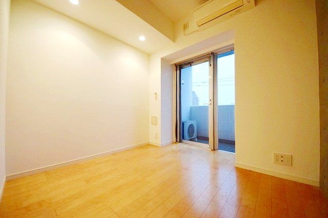 居室・リビング　★オシャレな照明付き★