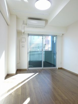 東京メトロ千代田線 北千住駅 徒歩7分 10階建 築9年の居間写真