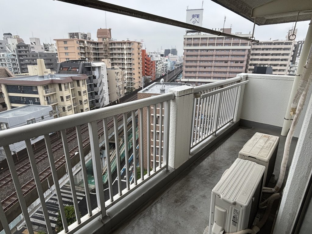 バルコニー　南西向き８Ｆ部分角部屋住戸　遮音効果のある２重サッシ増設