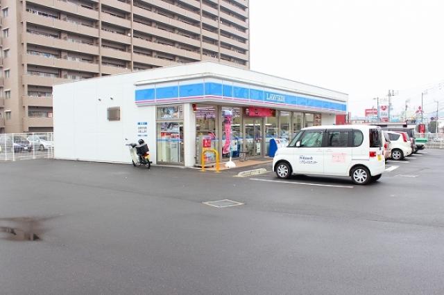 【高松市春日町のアパートのコンビニ】