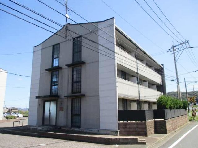北九州市小倉南区上石田のマンションの建物外観