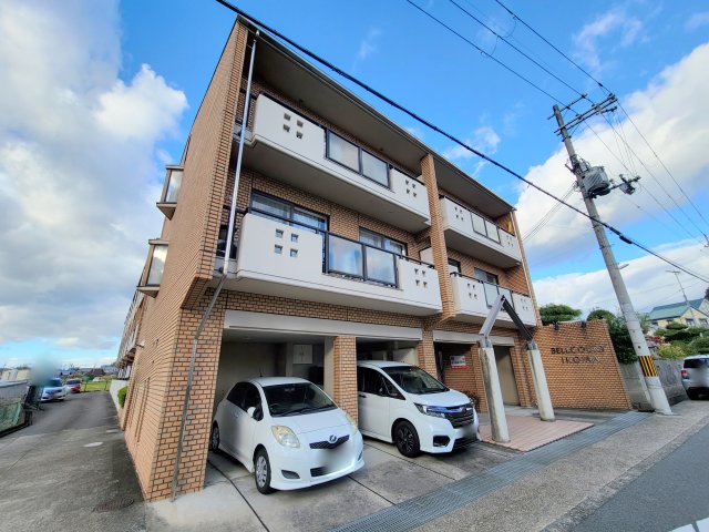 ベルコート生駒の建物外観