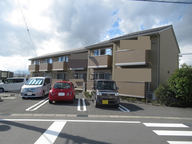 オアシスコミヤマの建物外観