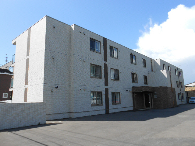 【函館市松陰町のマンションの建物外観】