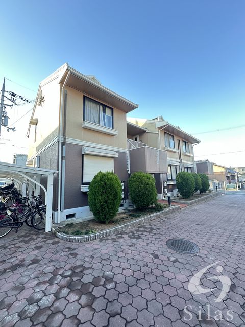 【寝屋川市下木田町のアパートのエントランス】