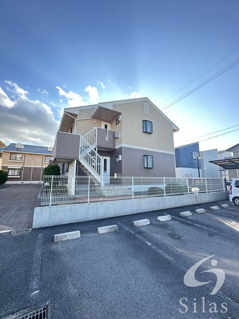 【寝屋川市下木田町のアパートの建物外観】