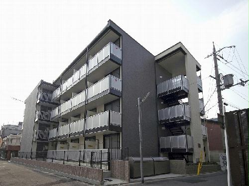 【レオパレス西ノ京円町の建物外観】