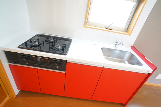 キッチン　グリル付システムキッチン！収納豊富で使いやすいですね♪