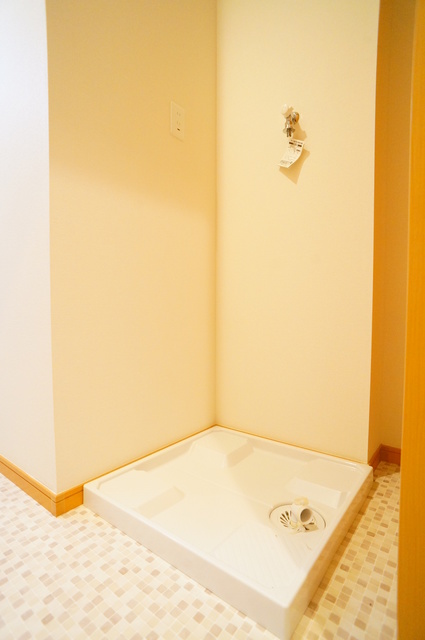 その他　洗濯機置場には防水パンを設置！水漏れも安心◎