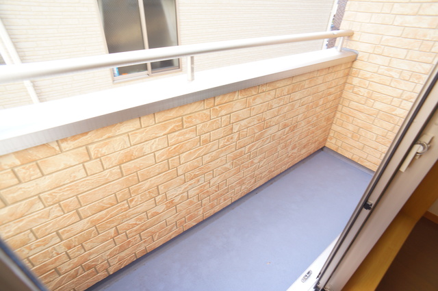 バルコニー　バルコニー付！お天気のいい日は洗濯物も気持ちよく干せますね！