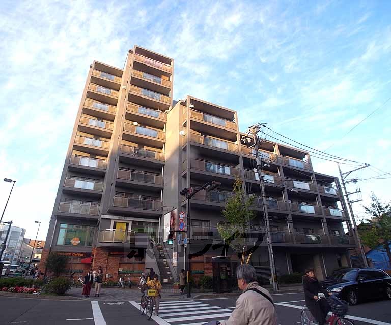 京都市中京区西ノ京職司町のマンションの建物外観