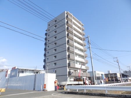 【福山市春日町のマンションの建物外観】