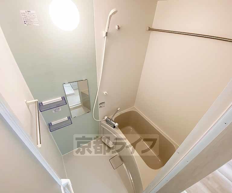 バス・シャワールーム　シンプルな浴室です。