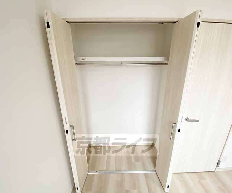 収納　洋服や日用品などが収納できます。