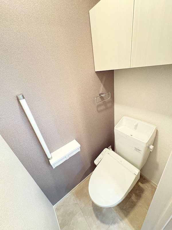 トイレ　＊反転