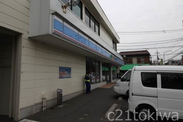 コンビニ　ローソン朝霞膝折町一丁目店（コンビニ）まで297m