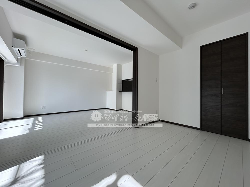 居室・リビング　※内観写真は202号を引用しており、内装が異なる場合がござい