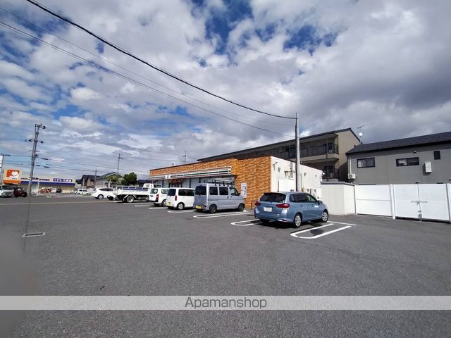 コンビニ　セブンイレブン（コンビニ）まで228m