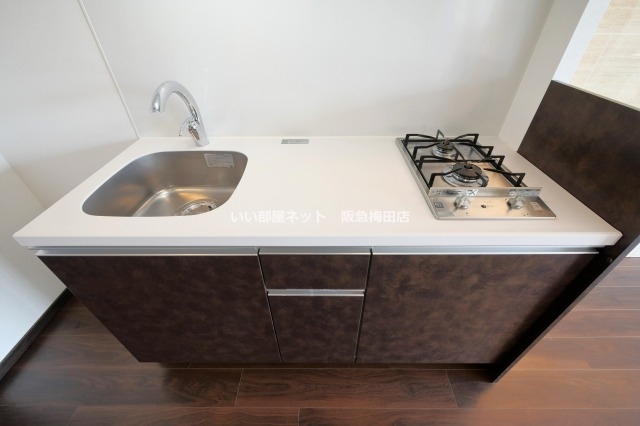 キッチン　同シリーズ別部屋仕様写真イメージとなります。