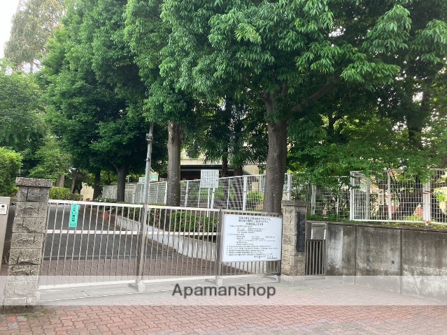 小学校　横浜市立鶴ケ峯小学校（小学校）まで618m