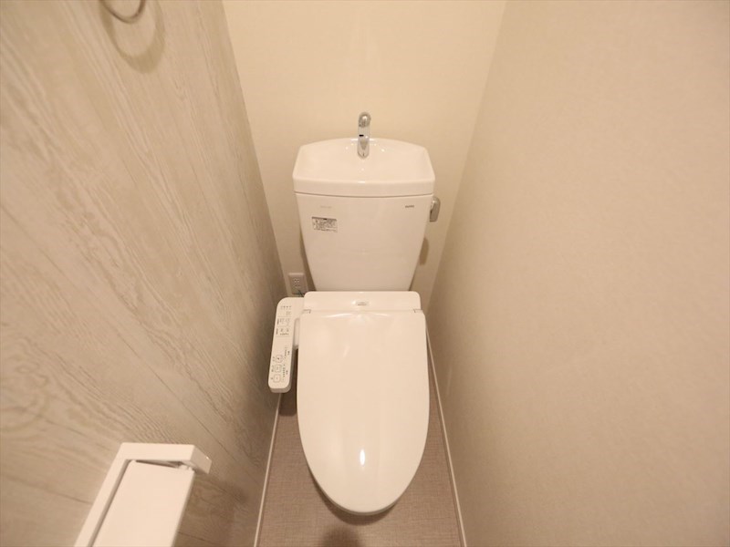 トイレ　温水洗浄暖房便座付トイレ　同仕様写真