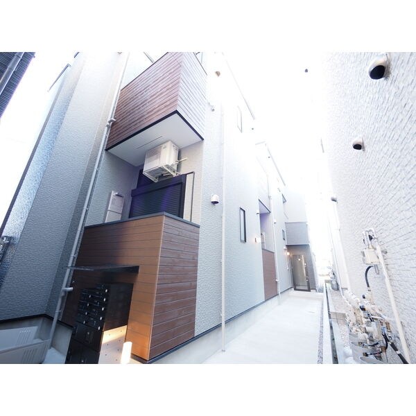 建物外観　外観　オートロック付　宅配ＢＯＸ有り