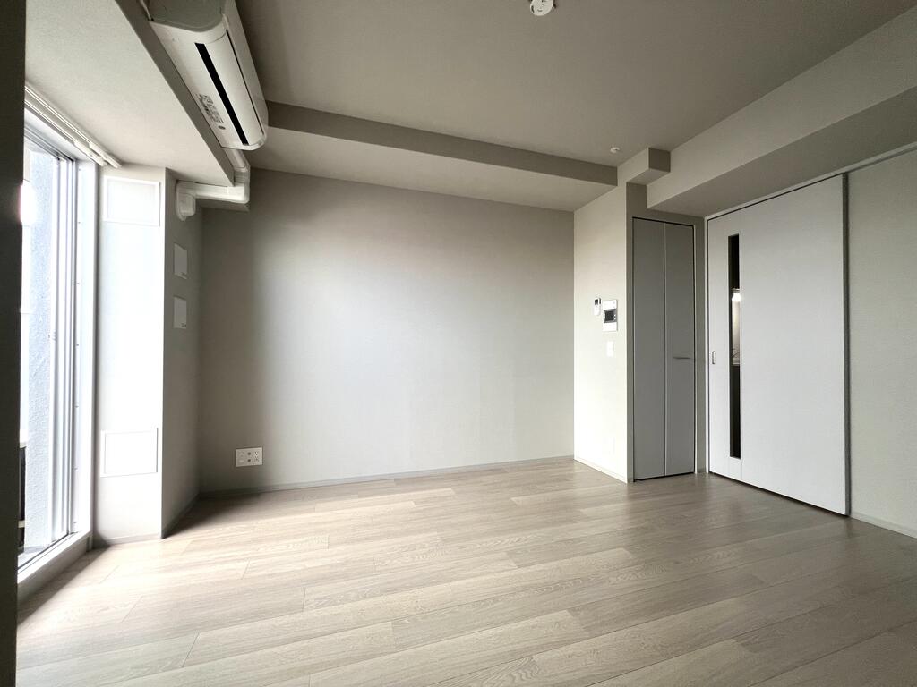 居室・リビング　天井高240センチの開放感あるお部屋です