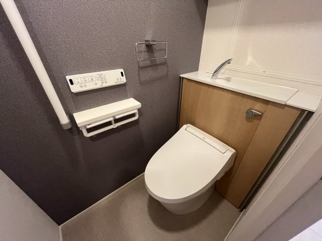 トイレ　写真は、他部屋の同間取りです（現況優先）