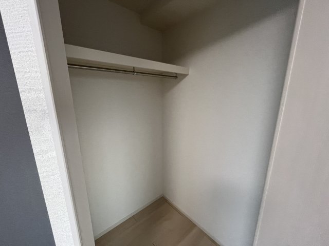 収納　写真は、他部屋の同間取りです（現況優先）