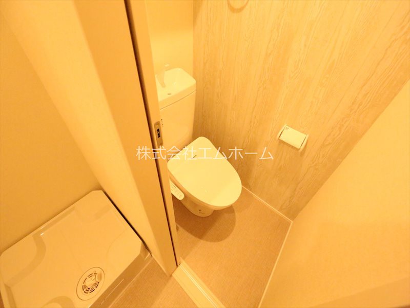 トイレ　温水洗浄暖房便座付トイレ