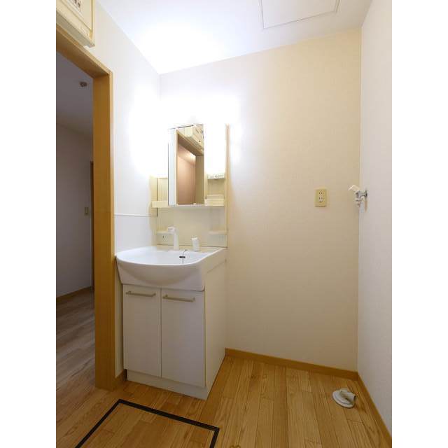 洗面設備　※入居中のため、前回募集時の写真です。