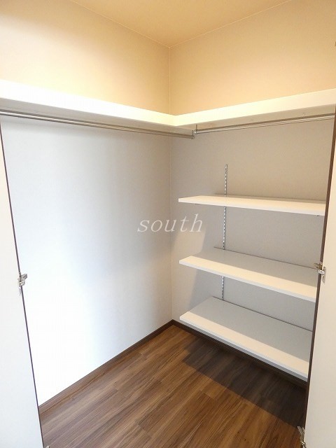 収納　階数により室内カラーが異なります