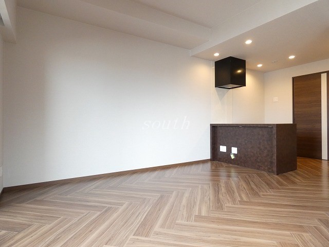 居室・リビング　階数により室内カラーが異なります