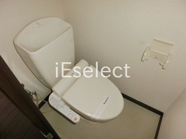 トイレ　いつも清潔に保てる温水洗浄便座トイレです