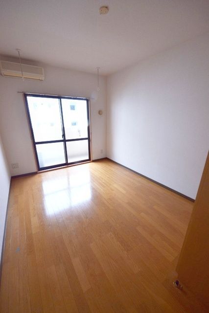 その他部屋・スペース　★広々とした洋室★